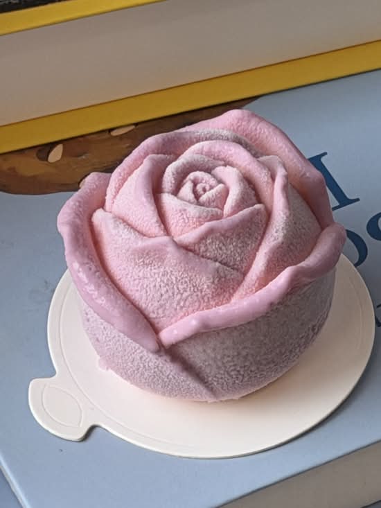 Rose, Lychee, Rose, Raspberry Mousse 玫瑰花荔枝玫瑰树莓慕斯